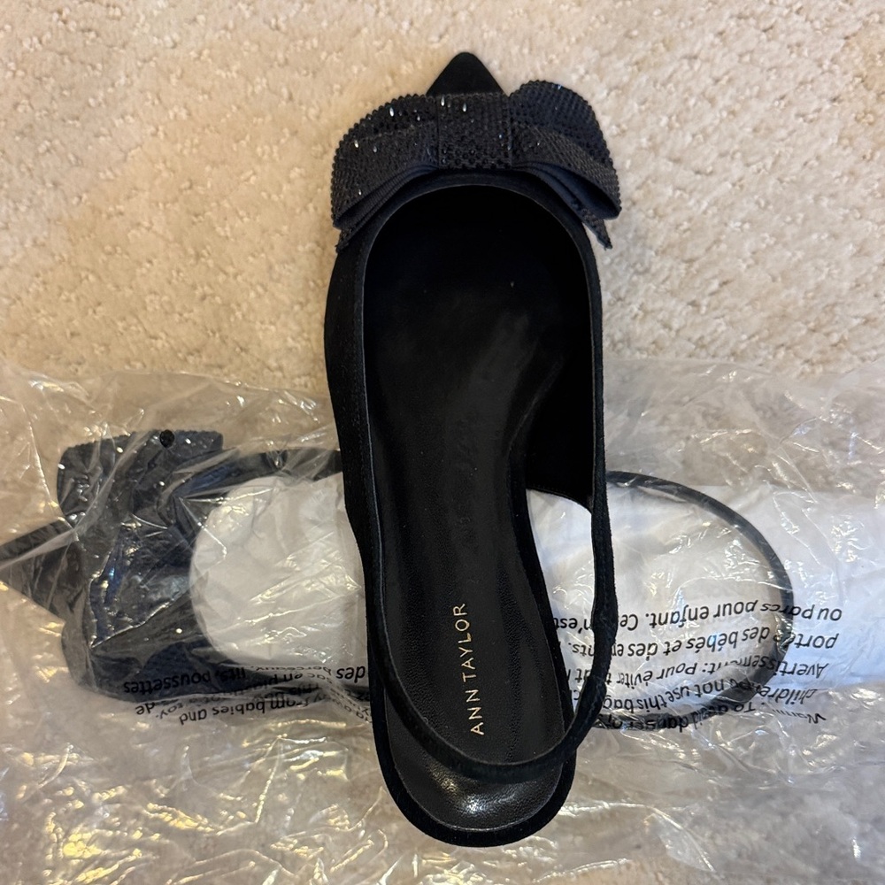 New Ann Taylor size 5.5 Elegant Black Flat Sling Backs with Crystal Bow Accent